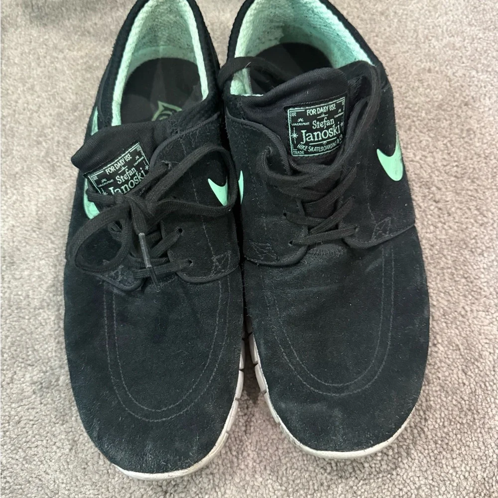 Nike Stefan Janoski Black with Mint Accents Sneakers - Picture 1 of 4